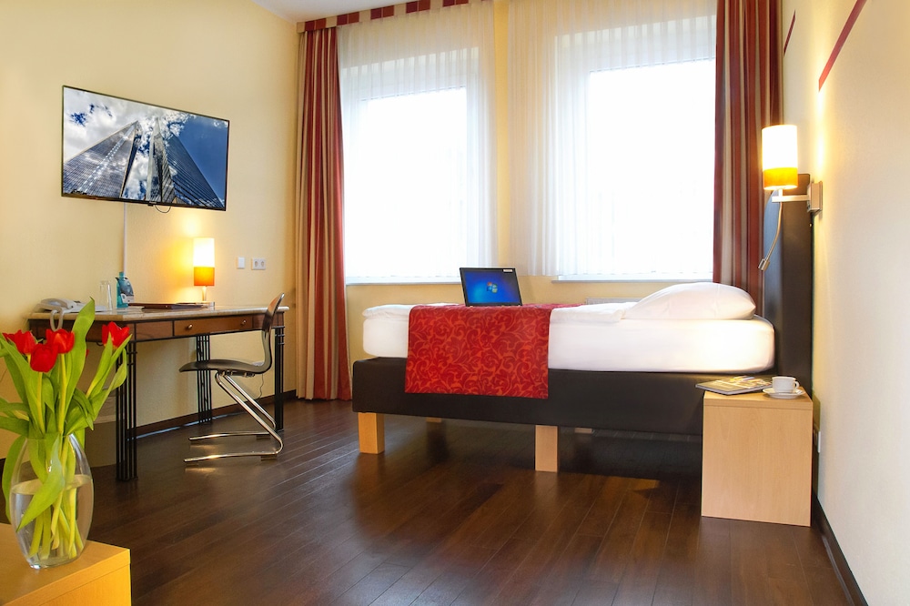 Hotel NeuHaus — photo 3